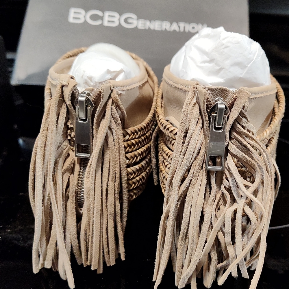 BCBG generation Craftee booties 9.5M new in box - Picture 7 of 7